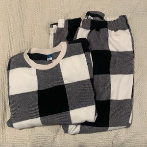 Women’s Microfleece Pajamas.